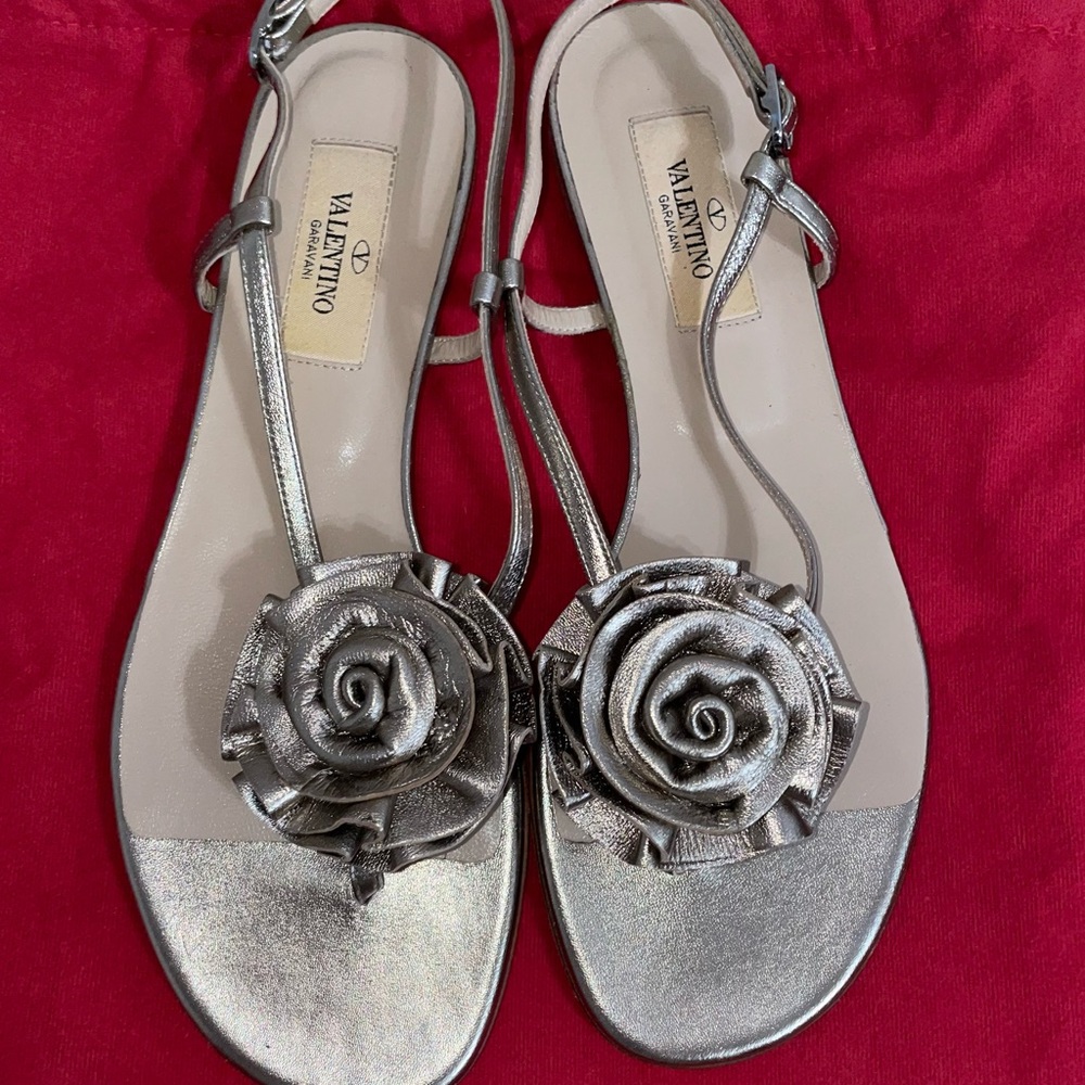 Valentino Garavani Metallic Gold Floral Slingback Flat Sandals a